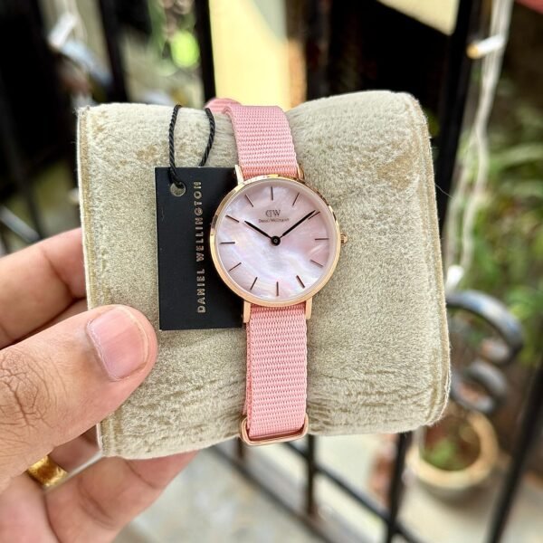 Daniel Wellington Pink