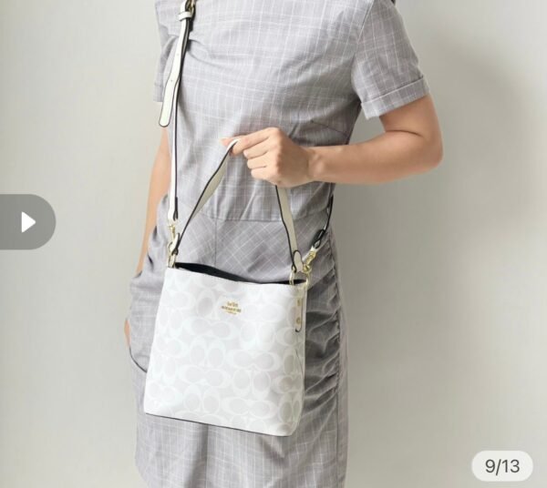 COACH BUCKET BAG - Image 5