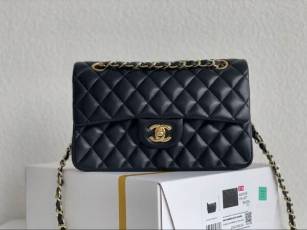 CHANEL JUMBO BAG