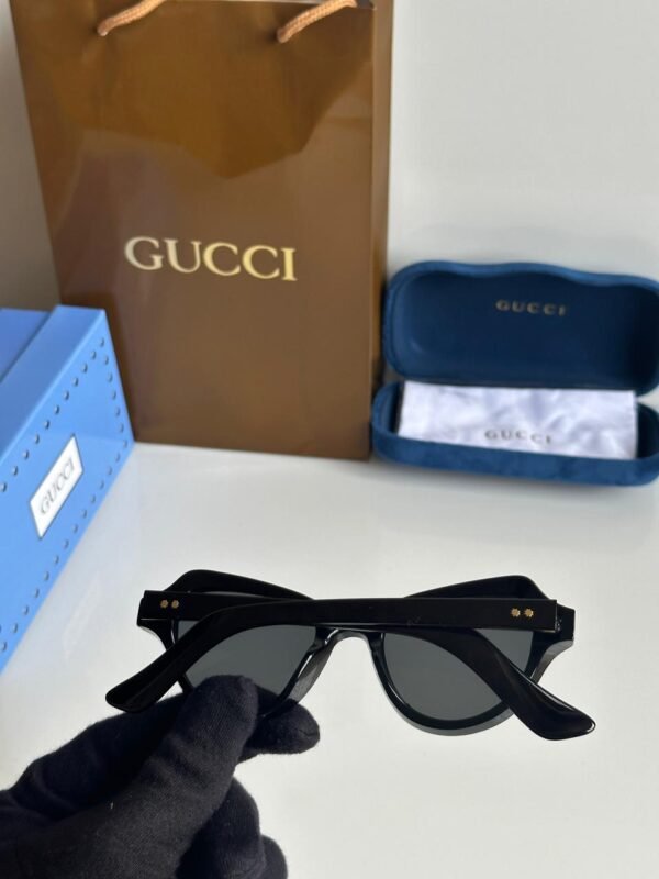 GUCCI UV-ULTRA BLACK GLASS - Image 2